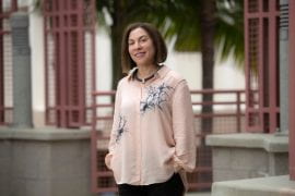 <p>“We have limited and very precious attentional resources – use them wisely. Understand that when we&#8217;re switching our attention so fast, this tank of resources that we have leaks because it requires additional effort to reorient to new tasks every time we switch,” says Gloria Mark, UCI Chancellor’s Professor of Informatics. Steve Zylius/UCI</p>
